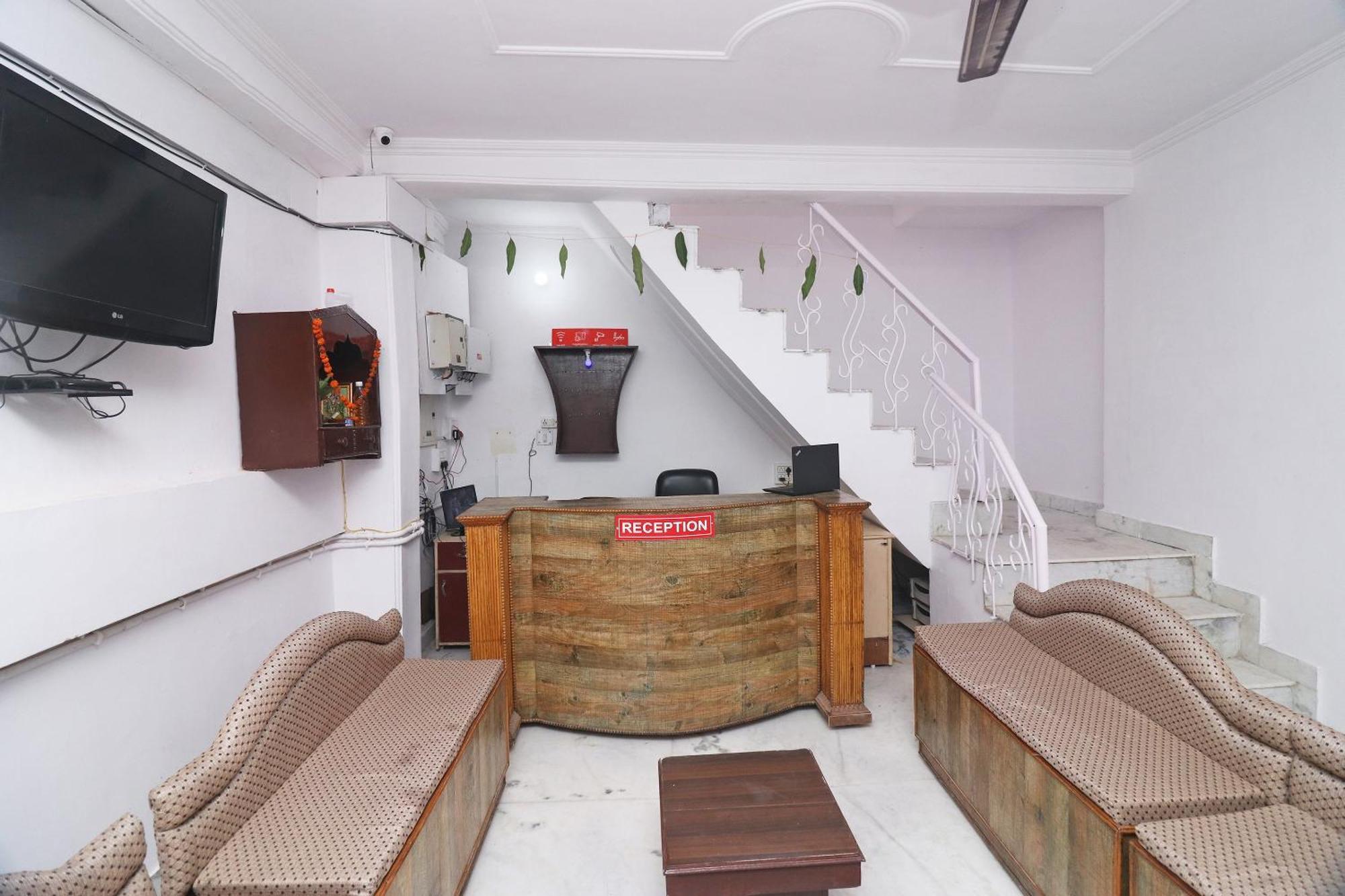 โอโย 44236 โฮเต็ล จันทรา บาฆะ Hotel ริชิเคช ภายนอก รูปภาพ