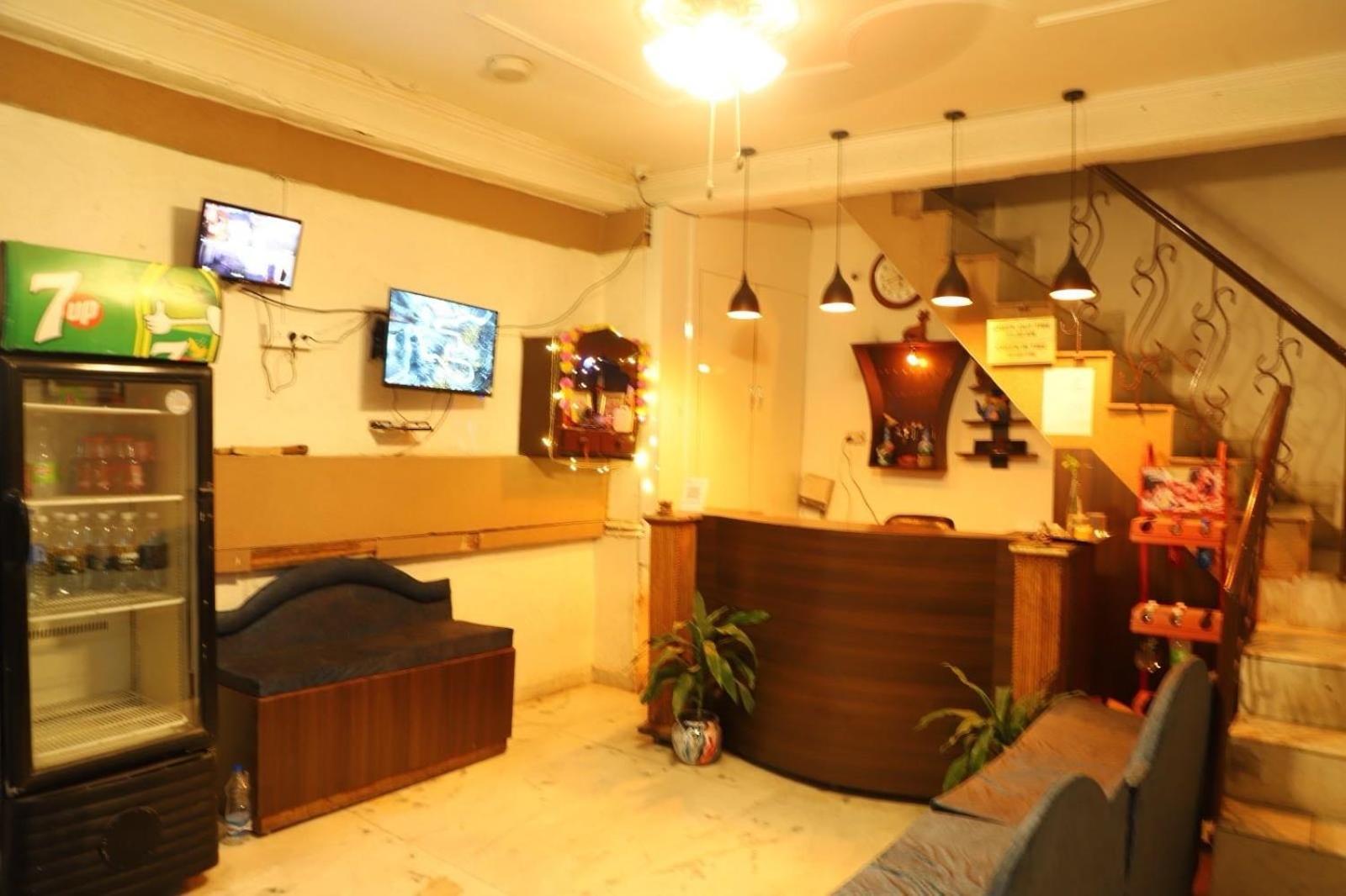 โอโย 44236 โฮเต็ล จันทรา บาฆะ Hotel ริชิเคช ภายนอก รูปภาพ